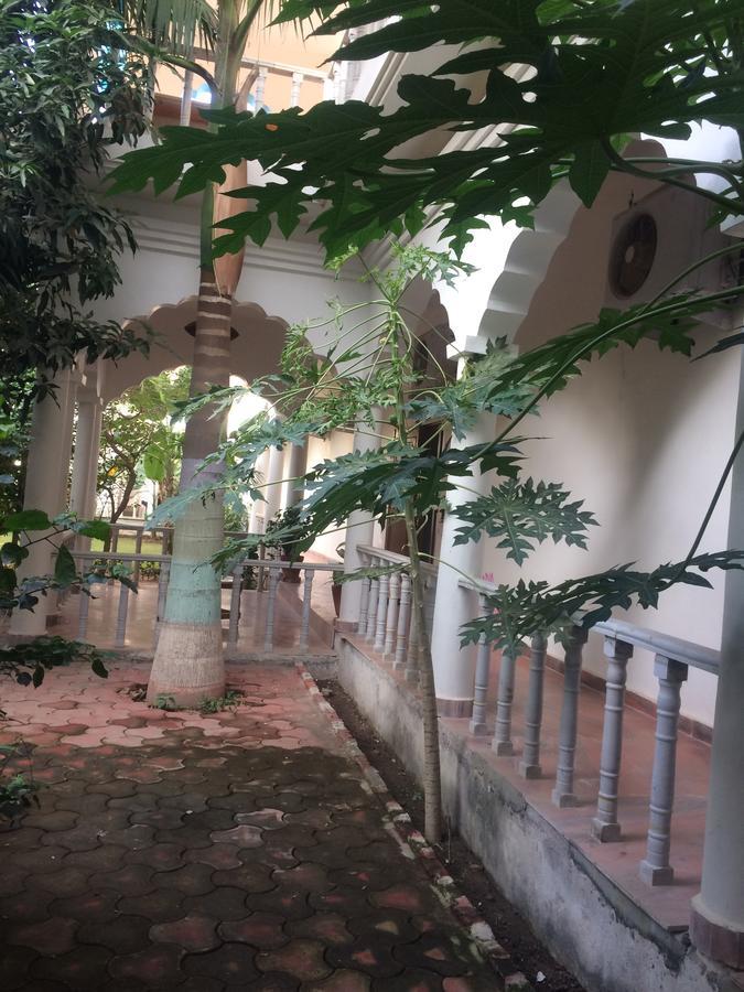 Hotel Isabel Palace Khajurāho Exteriör bild